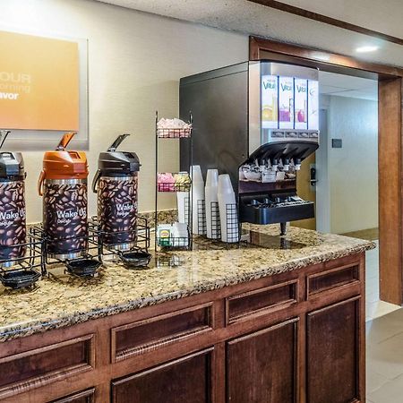 Comfort Inn & Suites Вэст спрингфильд Экстерьер фото