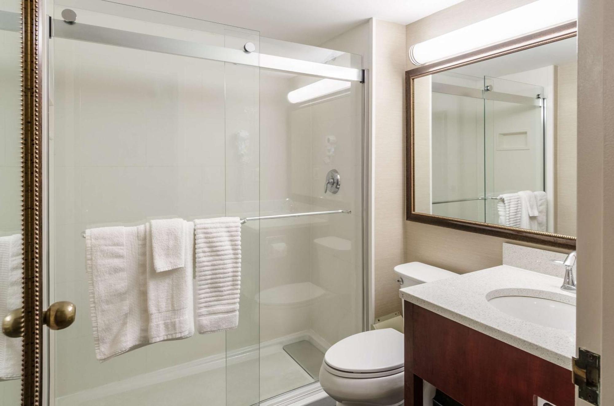 Comfort Inn & Suites Вэст спрингфильд Экстерьер фото